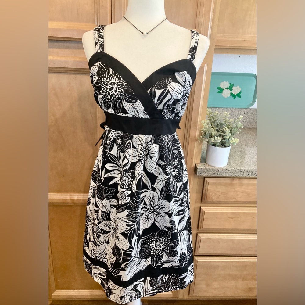 AGB Black & White Floral Midi Dress with Sweetheart Neckline Y2K Vibes